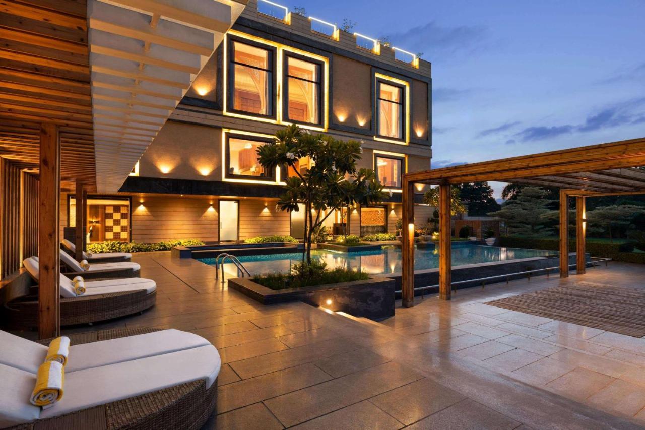 Ramada by Wyndham Varanasi Katesar Chandauli Bagian luar foto
