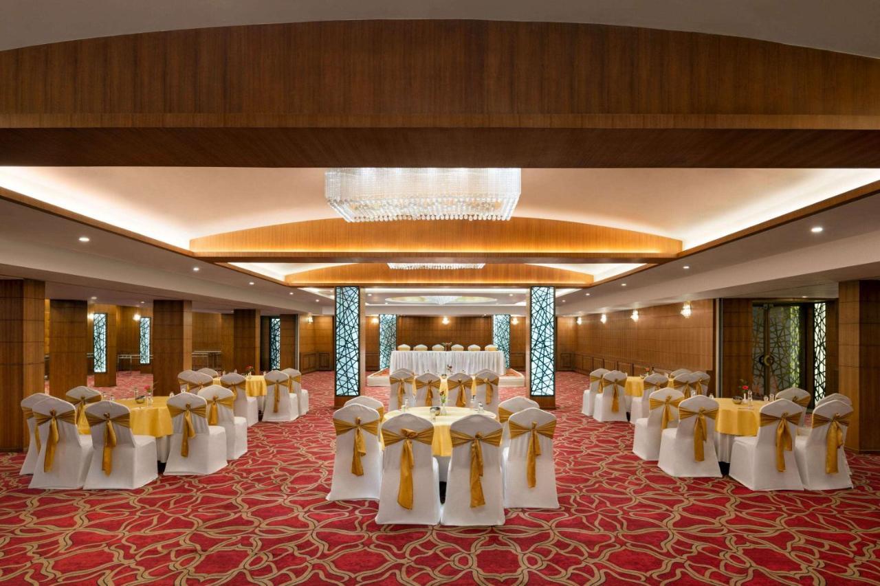 Ramada by Wyndham Varanasi Katesar Chandauli Bagian luar foto