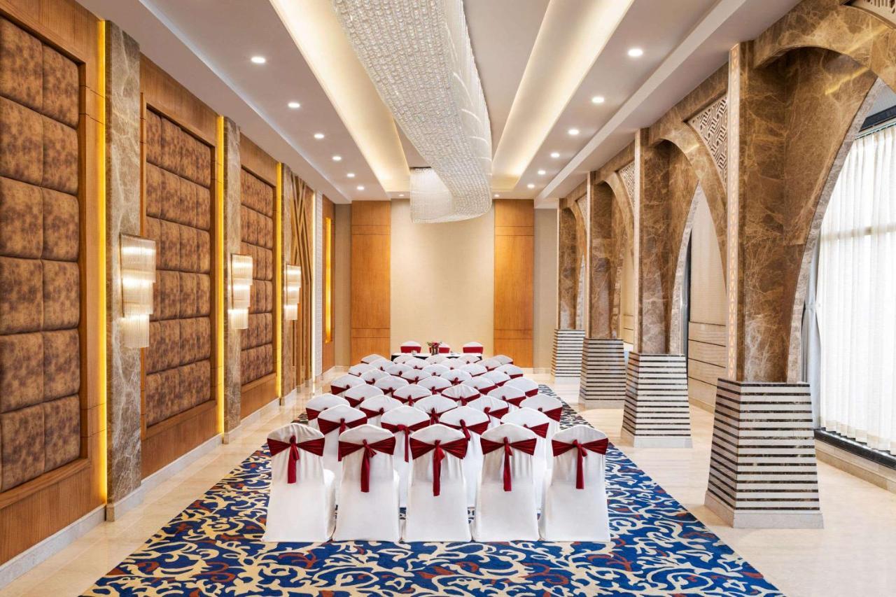 Ramada by Wyndham Varanasi Katesar Chandauli Bagian luar foto