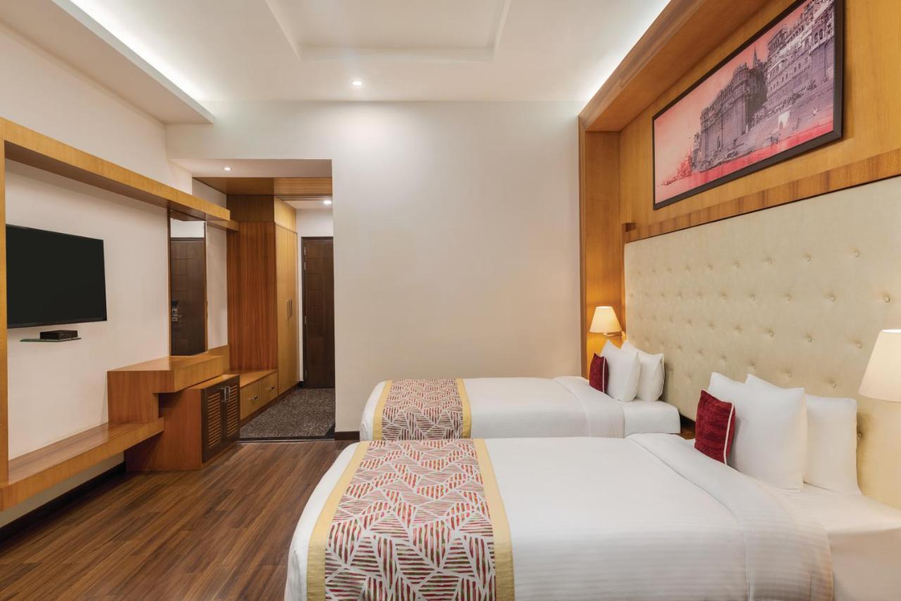 Ramada by Wyndham Varanasi Katesar Chandauli Bagian luar foto